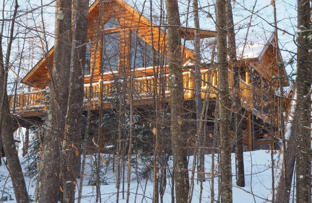 Modern Log House-Nelson Lake Hayward, WInBOOK 3 NIGHTS-1 NIGHT FREE-TEXT US!