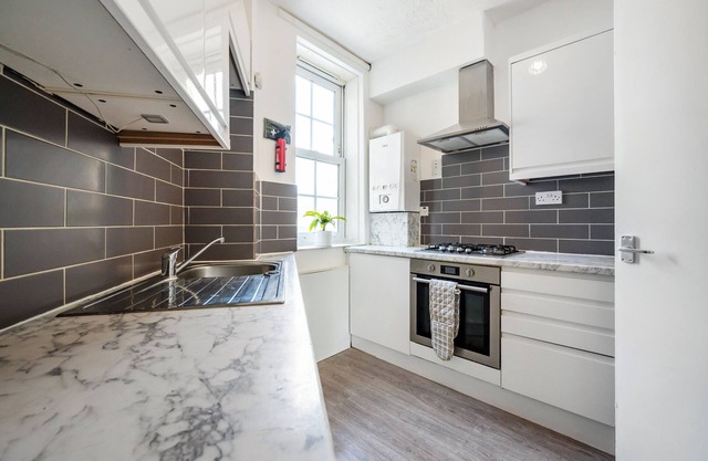 Modern London stay near Nothing Hill