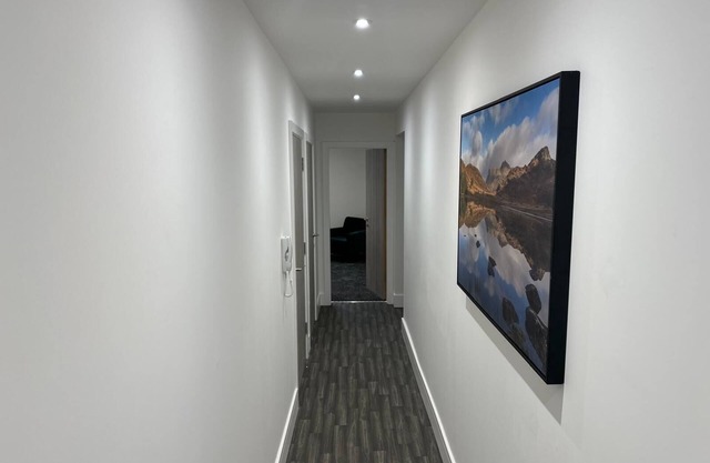 Modern Long Eaton Flat - Ideal for Work or Leisure