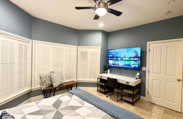 Modern Luxe King Suite in Heart of San Jose