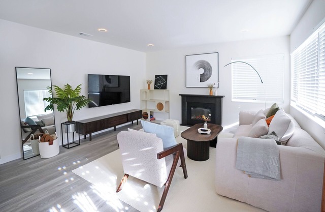 Modern & Luxurious 3BR near SFO for Families/Executives Fast WiFi Free Parking