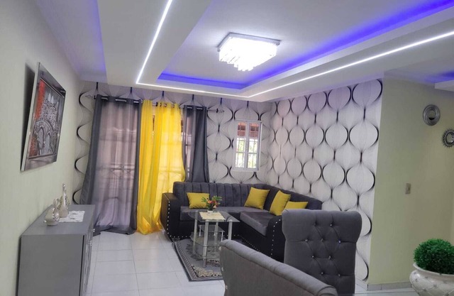 Modern, Luxury and Confortable 3 Bedrooms 3 Bed 2 Bathrooms Apartment
