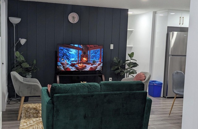 Modern, Luxury and Cozy Guest Suite