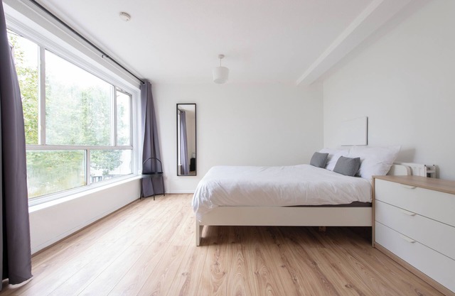 Modern Luxury Apartment Near Mile End