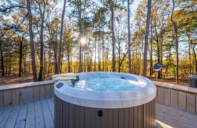 Modern Luxury Cabin | Hot Tub + 2 King Suites