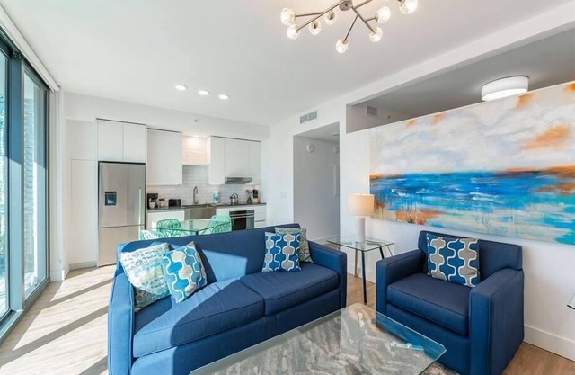 Modern Luxury w/Full Kitchen | Pool | Downtown Miami