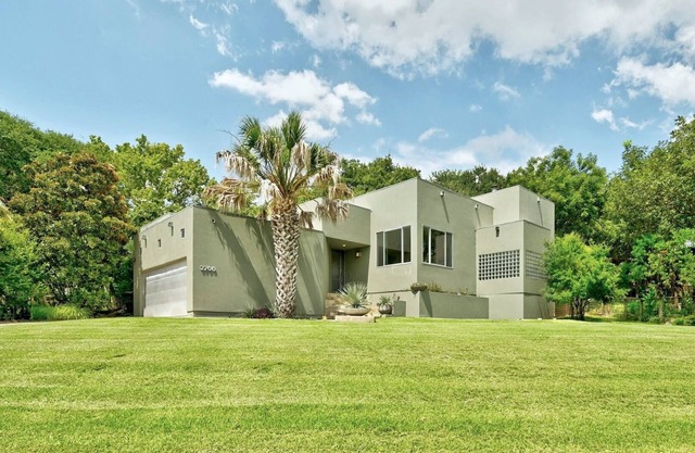 Modern Luxury w/Zen garden - 5 min walk from Lake Austin