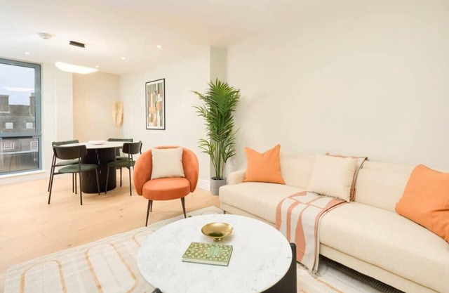 Modern Marylebone apartment with balcony