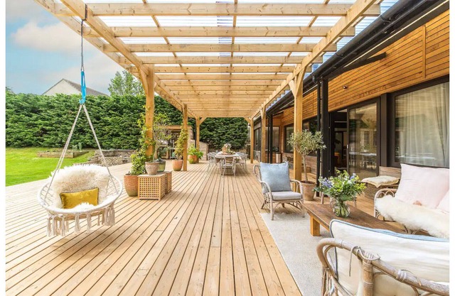 Modern Mid Century Home - Acre of Garden - Central Frome