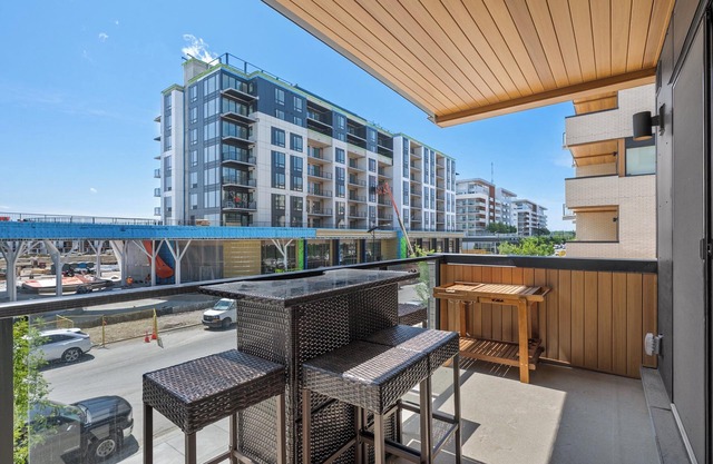 Modern Mondrian Retreat | Patio, Parking, AC