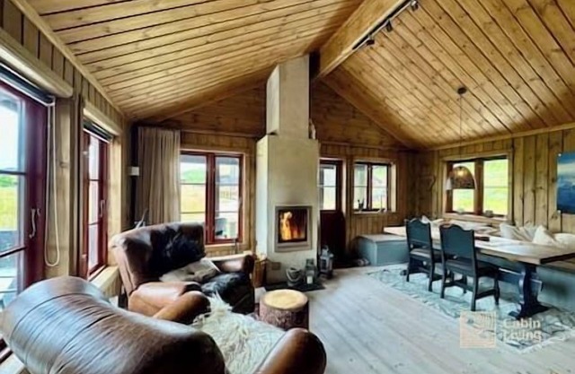 Modern mountain cabin with sauna, bonfire & beautiful view in Filefjell