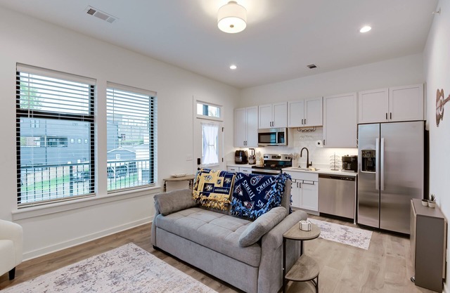 Modern Nashville Condo in WeHo Art Community!