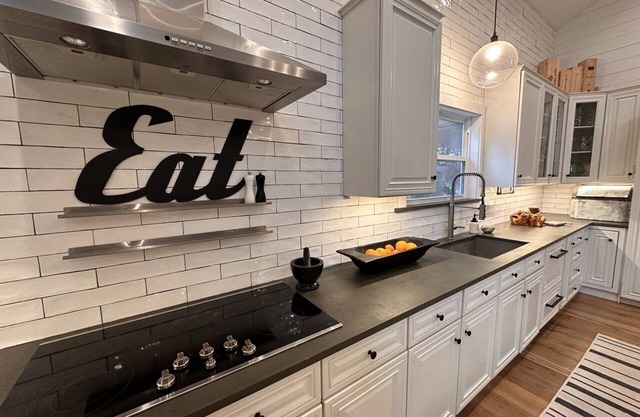 Modern Nautical Luxury Rental Nestled By Surfer Beach & Boat Dock + Pool house