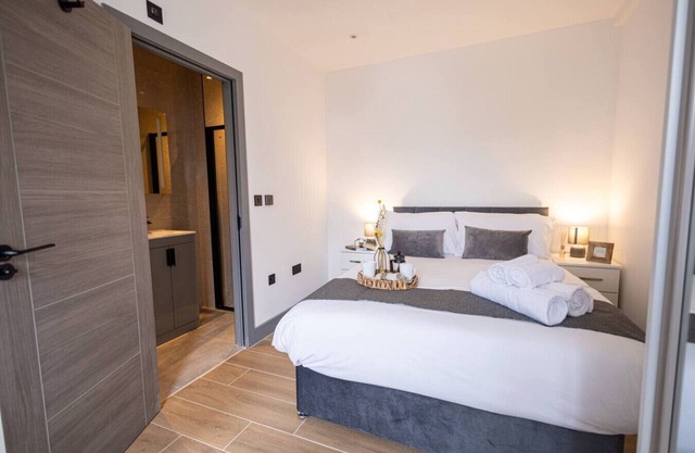 Modern New 2BR/2BA in Finchley