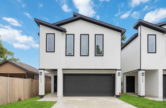 Modern NEW 3BR Home w/Garage & Big Backyard