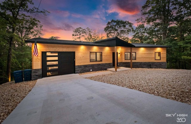 Modern OZ Cabin @ Summit School Trail