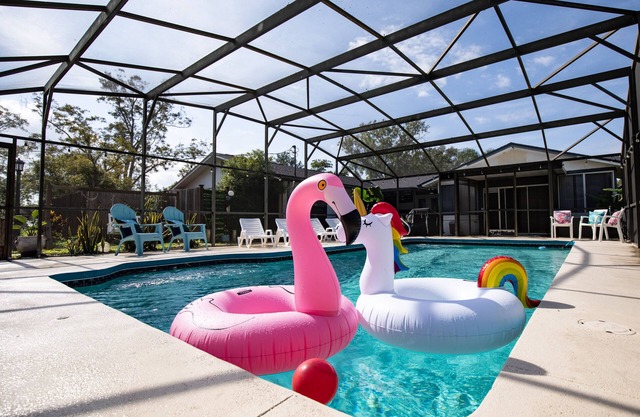 Modern Peaceful Pool Home, 25 Mins To Theme Parks!