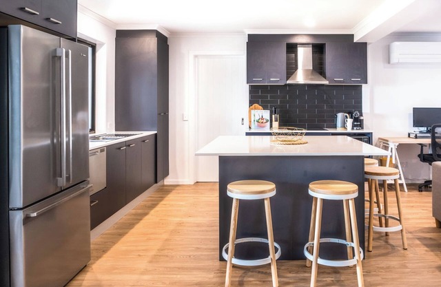 Modern Pet-friendly Mudjimba Townhouse