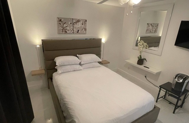 Modern Private Room With Private Entrance