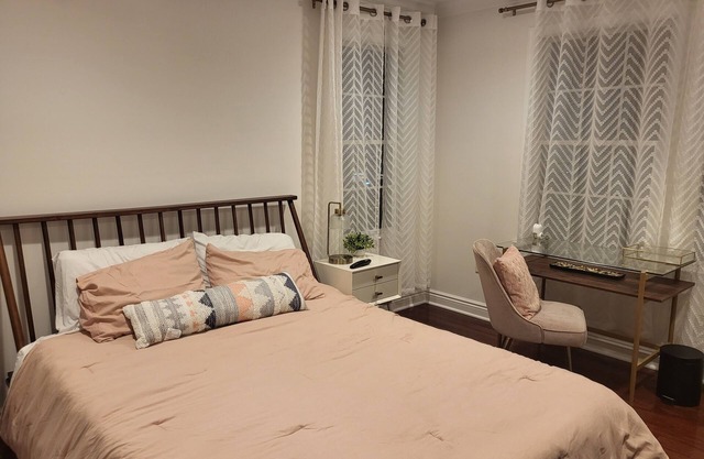 Modern Private Room near NYC (Female Only)