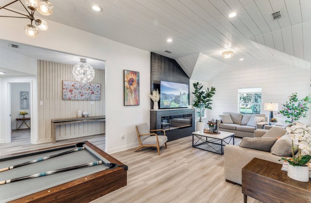 Modern retreat in Crestwood