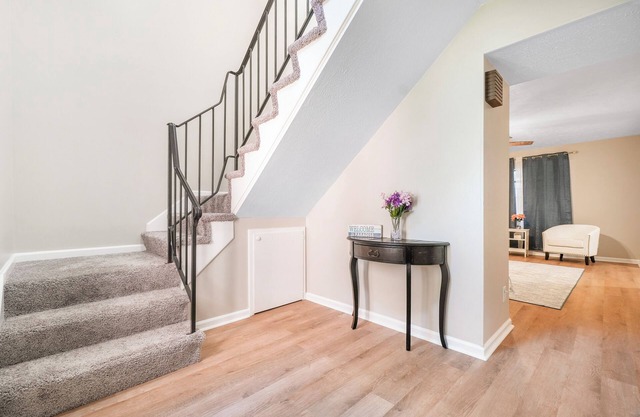 Modern Retreat w/Fast Wi-Fi & Covered Patio and Parking - Centrally located