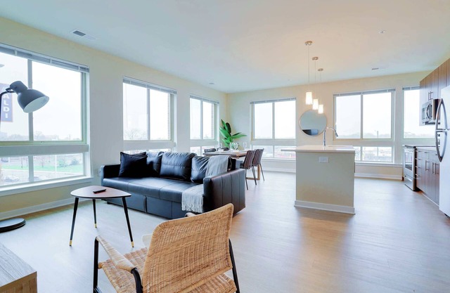 Modern Retreat W Pool & Prime Location
