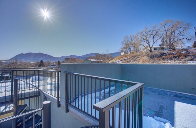 Modern Rooftop Patio New-build Townhome in COS