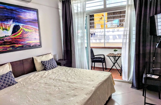 Modern room+bath, balcony &Priv.Entrance Col. Zone