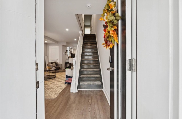 Modern,spacious, and, comfortablenn Walkable to sporting events,family friendly