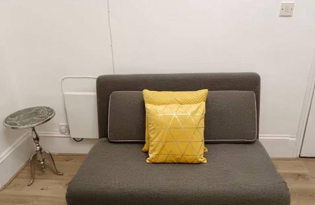 Modern studio 2 near Emirate