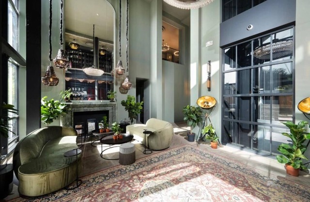 Modern Studios w/Gym & Rooftop | The Hill by Nestor