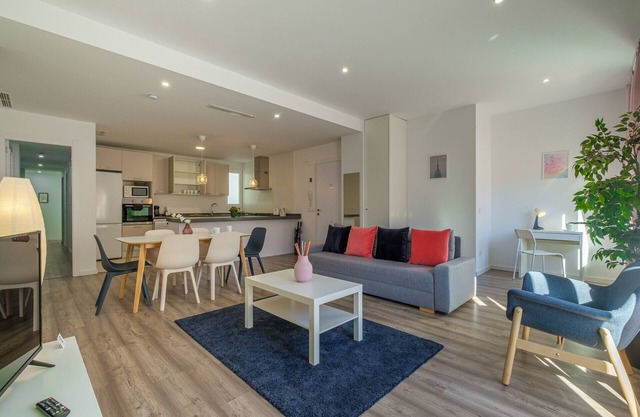 Modern, Stylish & Comfortable Apartment