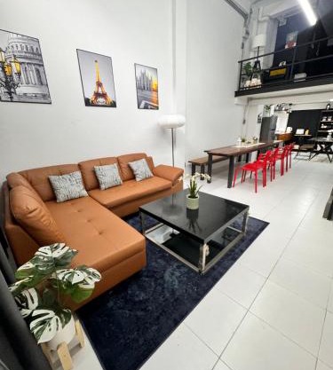 Modern Sukhumvit house near Phrakanong BTS station