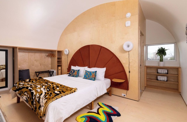 Modern Summer Escape - Walk to Magnolia Hotspots