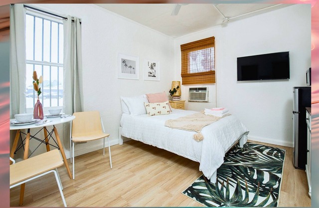 Modern Sunlit Studio Near Downtown LA!