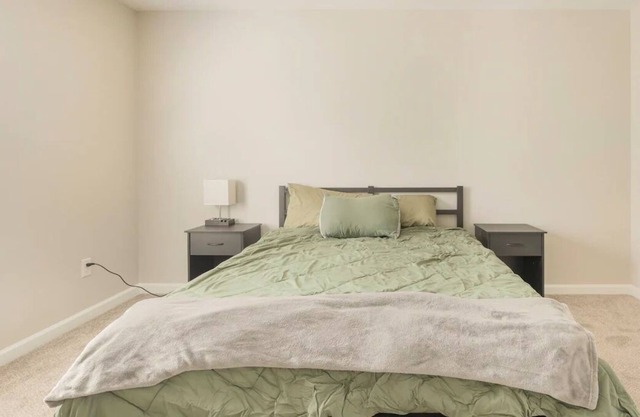 Modern Townhome Close to Downtown