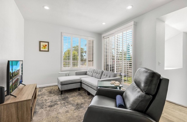 Modern & Uncluttered - A Ryson Property