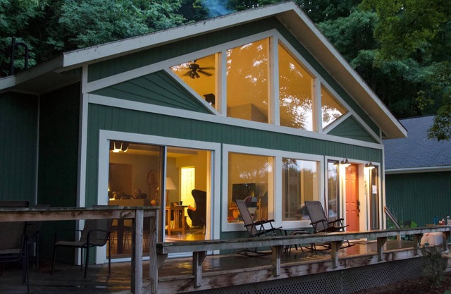 Modern "Up North" style cabin on 40 acres. Pet welcome. Air conditioning.