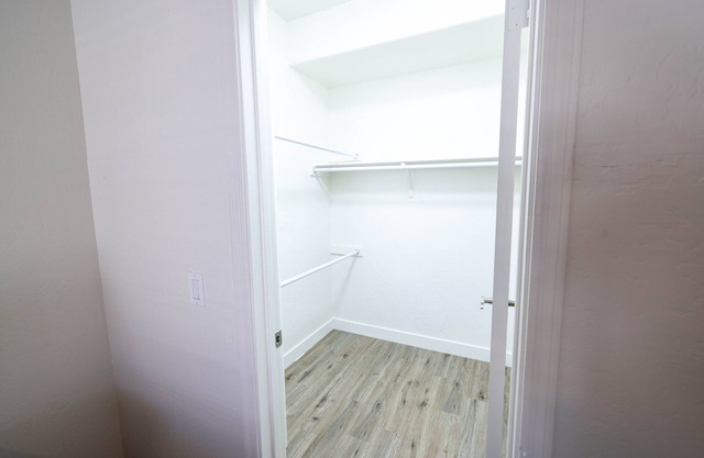 MODERN UPSCALE COMFY GATEWAY