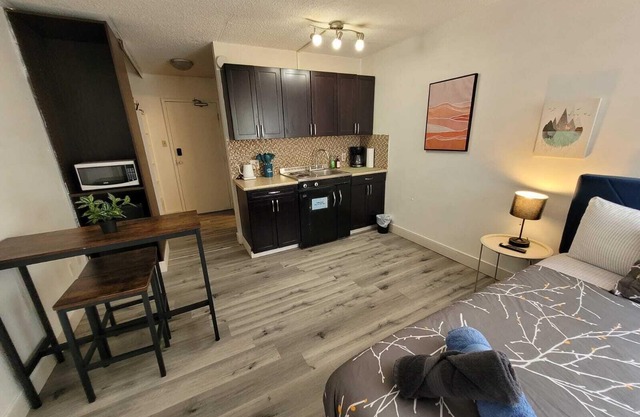 Modern Urban Studio in Downtown West