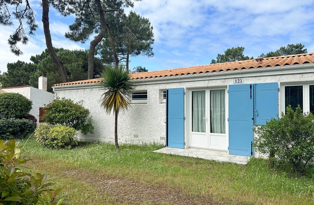 Modern villa 4 rooms, 6 ppl, near sea, WIFI, pets allowed, parking