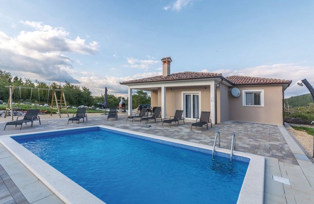 Modern Villa w/pool, a few minutes from the sea, surrounded by nature