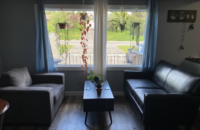 Modern Zen! 3 bdrm home-minutes from downtown