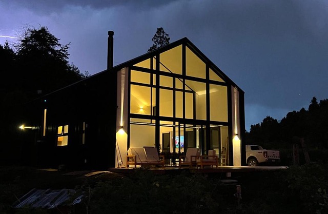 Moderna Casa entre Campo de Frambuesas