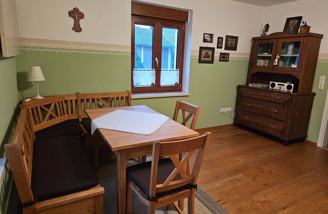 Moderne 80qm Ferienwohnung mit Terrasse für bis zu 4 Personen
