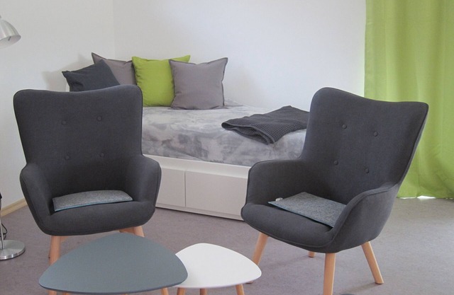 Moderne, barrierefreie und 2018 neu ausgebaute Ferienwohnung mit Blick auf's Grüne