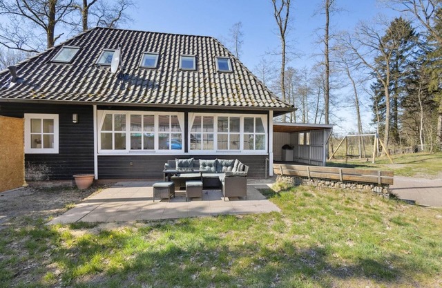 Moderne Wohnung mit Terrasse.