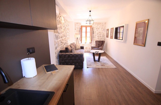 Moderni Luxury apartment Center
