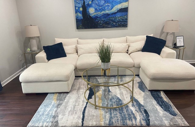 Modernized 2BR, 2.5 BA townhome just minutes away from High Point University!